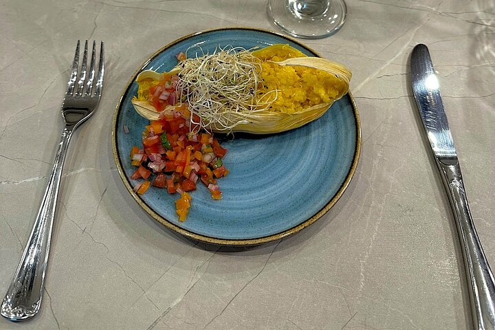 Peruvian Cooking Class Cocktails and Market Tour in Cusco