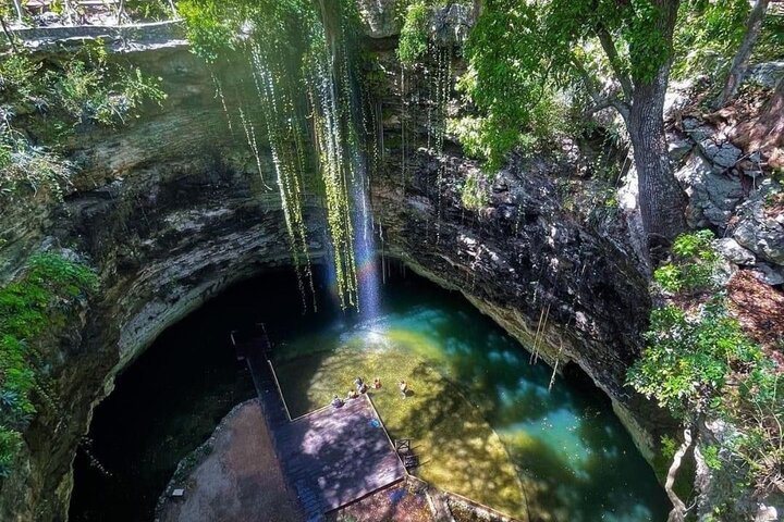 Early morning Chichen Itza Tour: Cenote and Tequila Tasting