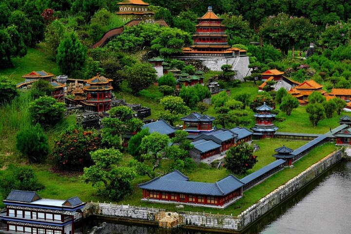 Private Shenzhen Day Trip from Guangzhou by Train or Private Car