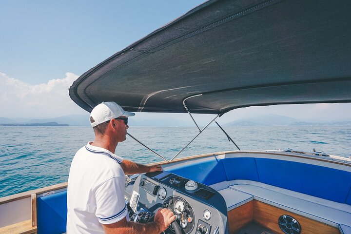 Lake Garda: Sirmione Boat Tour and Walking Tour