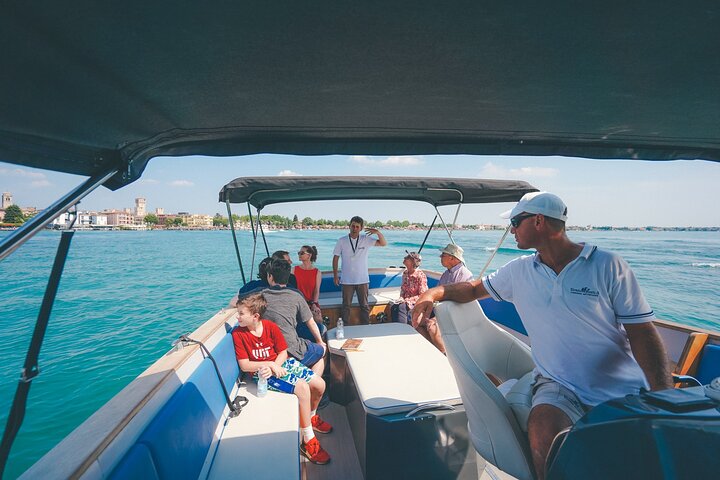 Lake Garda: Sirmione Boat Tour and Walking Tour