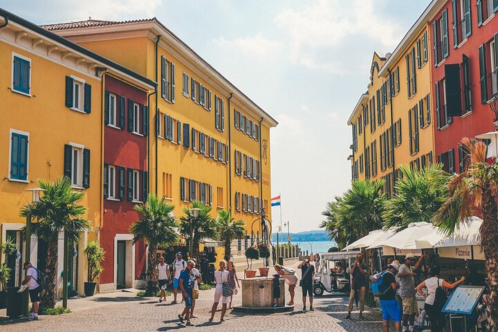 Lake Garda: Sirmione Boat Tour and Walking Tour