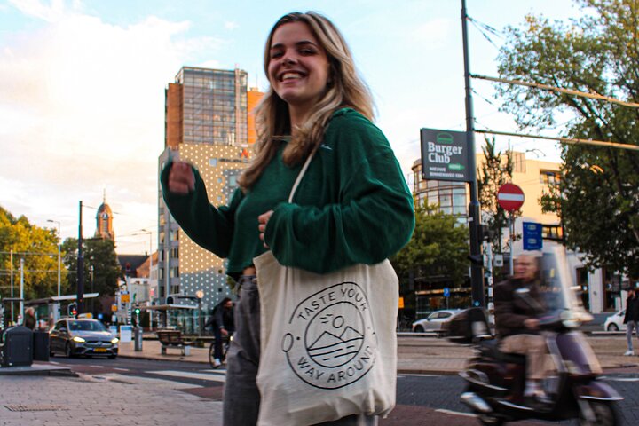 Guided 3-Hour Food Tasting Experience in Rotterdam