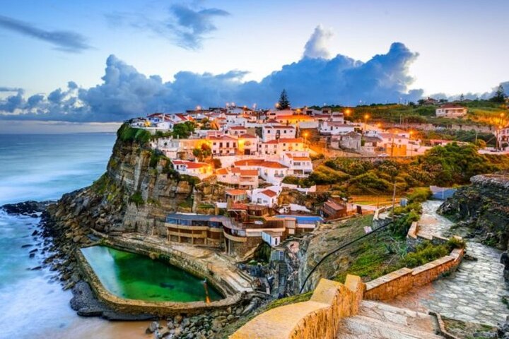 Private Sintra Tour Palaces and Coast by Vintage Car or Jeep