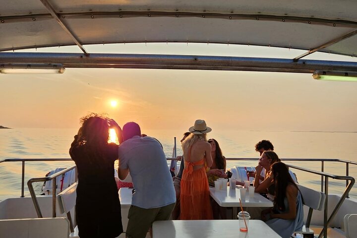 Dolphin Watching & Sunset Boat Tour With Drinks & optional Dinner