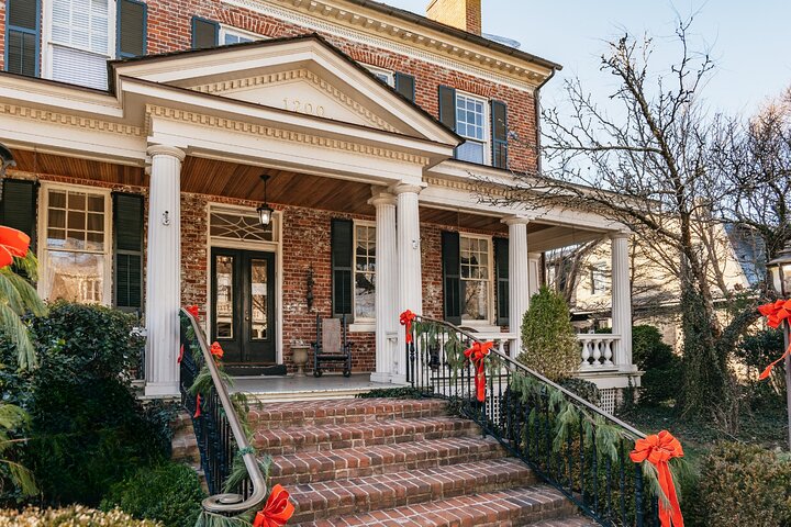 Virginia: Ghosts of Fredericksburg Self-Guided Walking Audio Tour