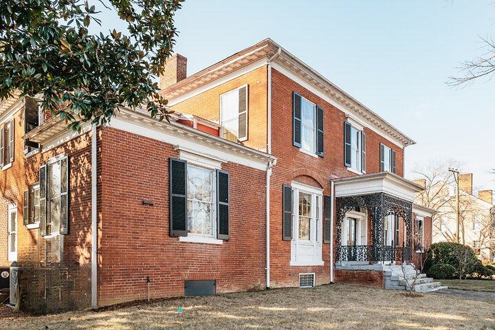 Virginia: Ghosts of Fredericksburg Self-Guided Walking Audio Tour