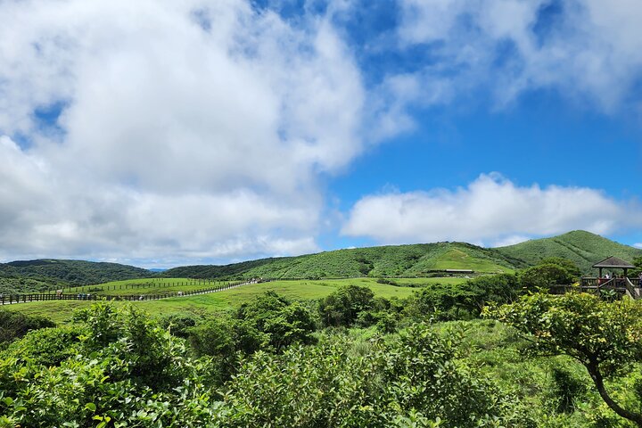 Yamingshan Volcano, Beitou Thermal Valley, Danshui Private Tour