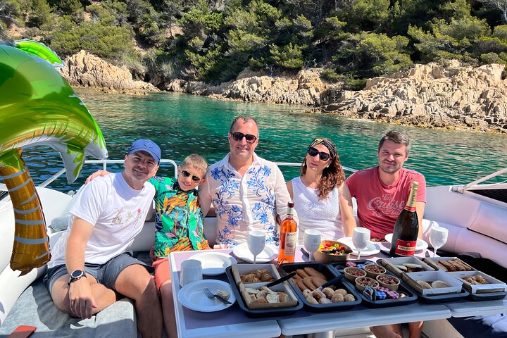 Half Day Private Yacht Charter on our Pershing 40 in Saint Tropez