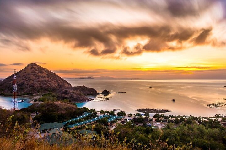 Rangko Cave & Beach Snorkeling Half Day Sharing Trip Labuan Bajo
