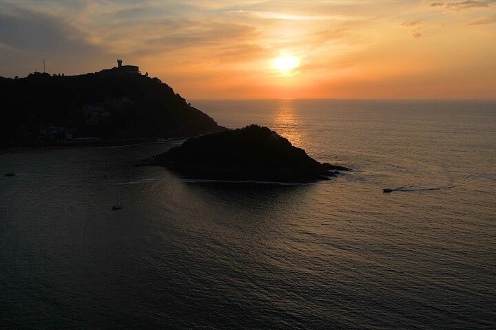 2 bays, mornings and afternoons, and sunset with cava