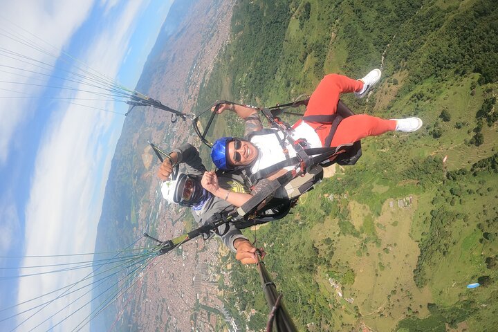 Paragliding tour in Medellín, fly and live a great experience