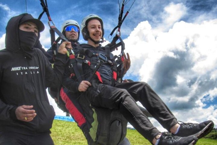 Paragliding tour in Medellín, fly and live a great experience