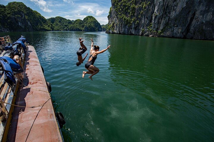 Kayaking at Lan Ha Bay
