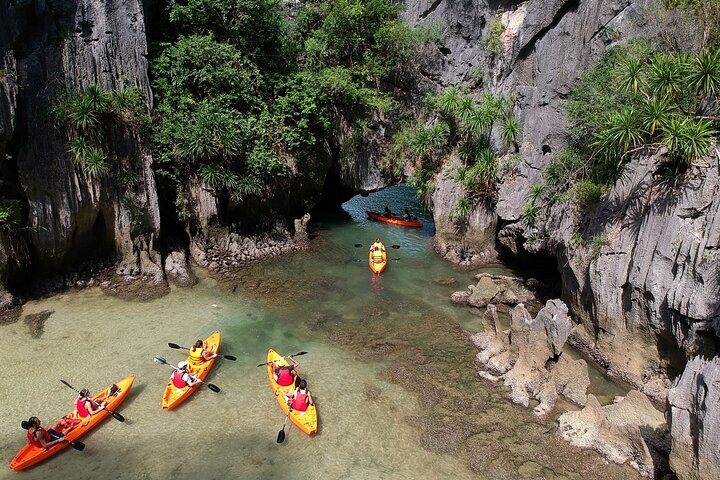 Kayaking at Lan Ha Bay