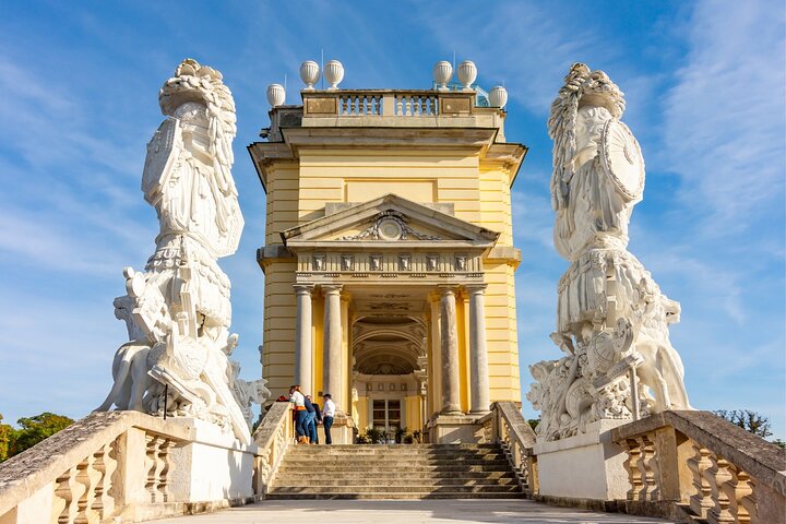 Vienna: Skip-the-Line Schönbrunn Palace & Gardens Tour