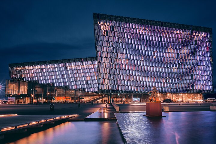 Private Transfer from Keflavik Airport to Reykjavik