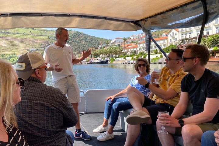 Douro Valley Small Group Tour from Porto: Wineries Lunch & Cruise