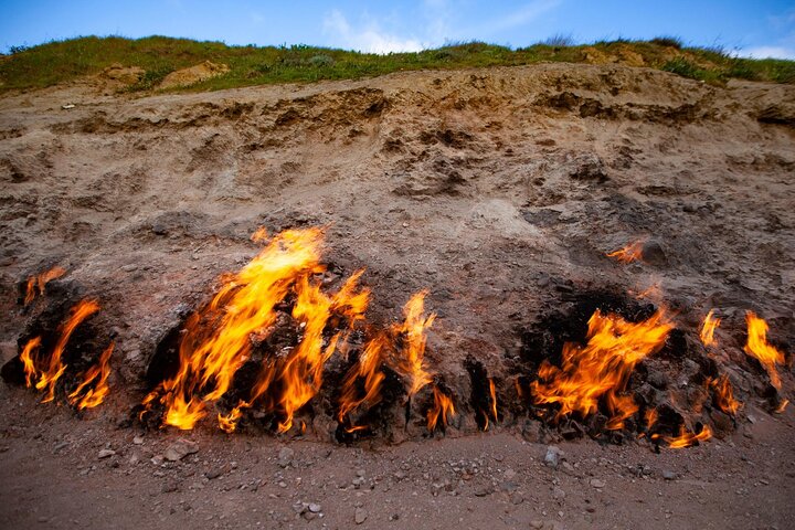 Gobustan & Mud, Fire Temple, Burning Mountain (Group & Private)