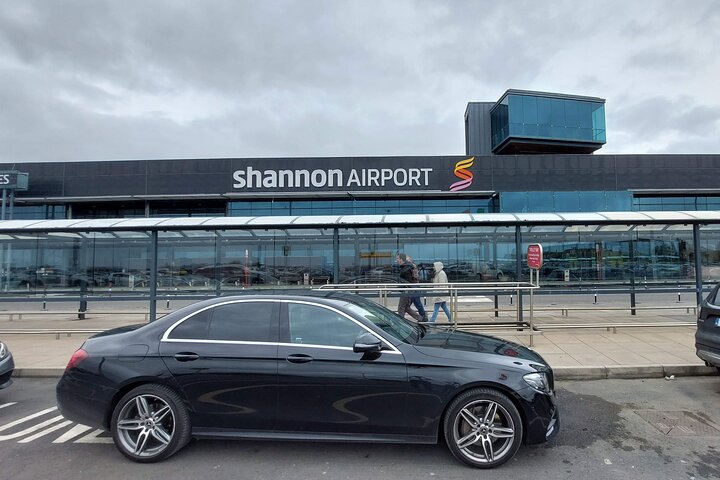 Ballygary Estate Tralee to Shannon Airport Premium Car Service