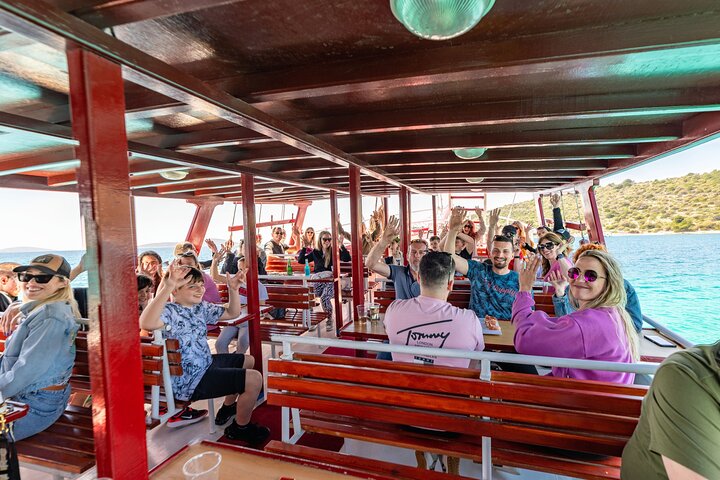 All-Inclusive Blue Lagoon & 3 Island Boat Tour with Food & Drinks