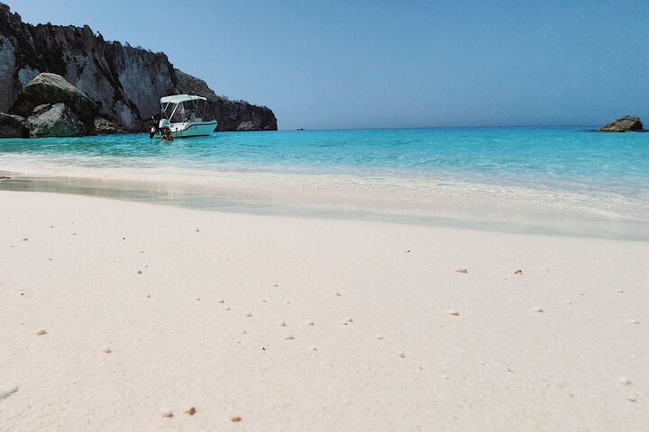 Full-Day Private Boat Rental in Tsilivi – No License Needed