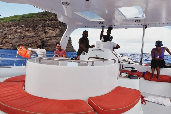 3 North Islands Catamaran Cruise with Lunch & Drinks on island.
