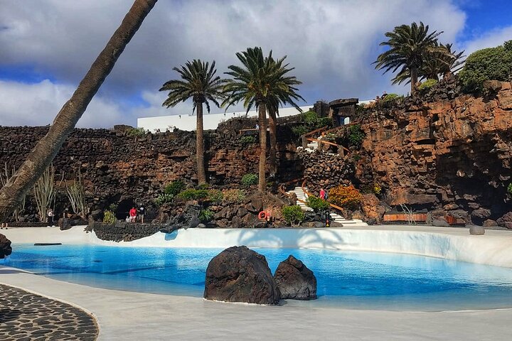Tour to Timanfaya, Jameos del Agua, Cueva de los Verdes and viewpoint from the cliff