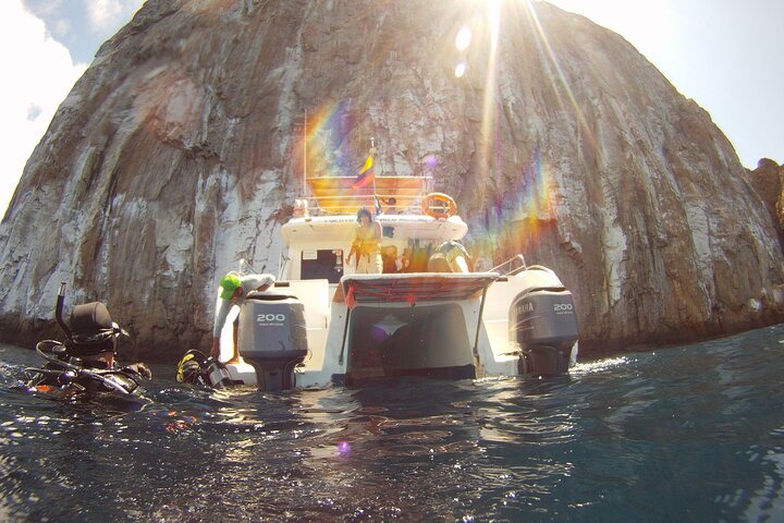 Kicker Rock Snorkeling Tour from San Cristóbal