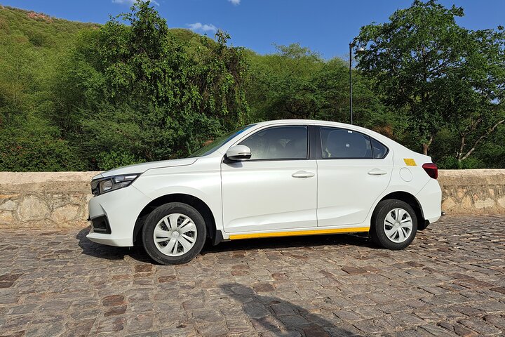 Jodhpur to Udaipur Hotel One-Way Private Chauffeur Service