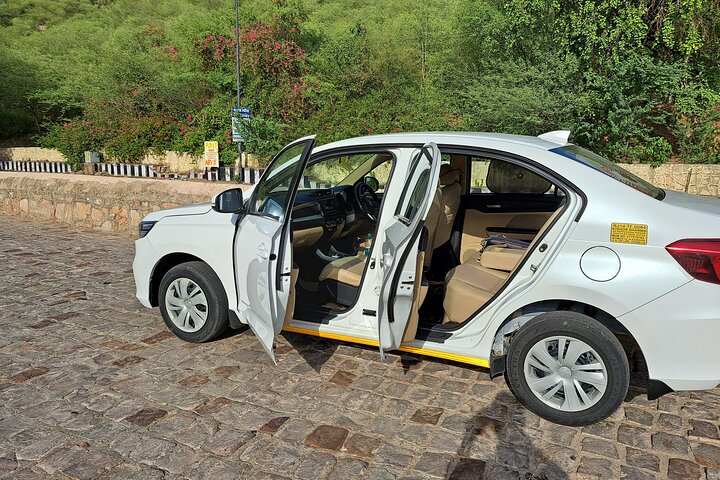 Jodhpur to Udaipur Hotel One-Way Private Chauffeur Service