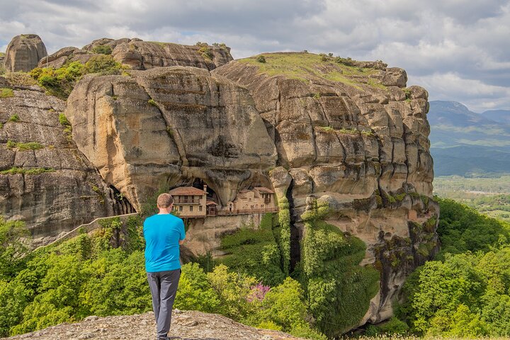 Meteora Small Group Hiking tour with Transfer and Monastery Visit
