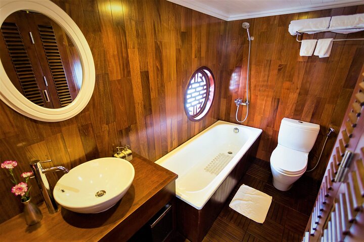 Le Journey Elegance - Halong Bay - All Inclusive Multi Day Tour