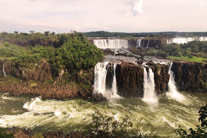 Iguassu Falls Brazilian Side: Macuco Safari, Helicopter Flight and Bird Park