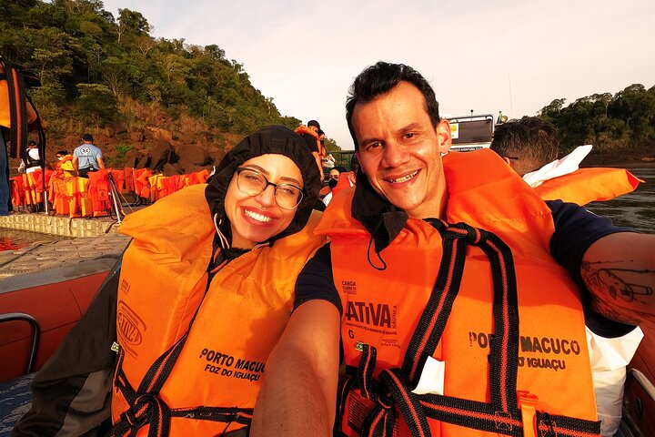 Iguassu Falls Brazilian Side: Macuco Safari, Helicopter Flight and Bird Park