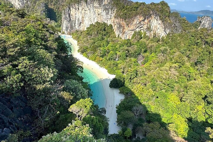 Private Longtail Boat Tour to Hong Islands