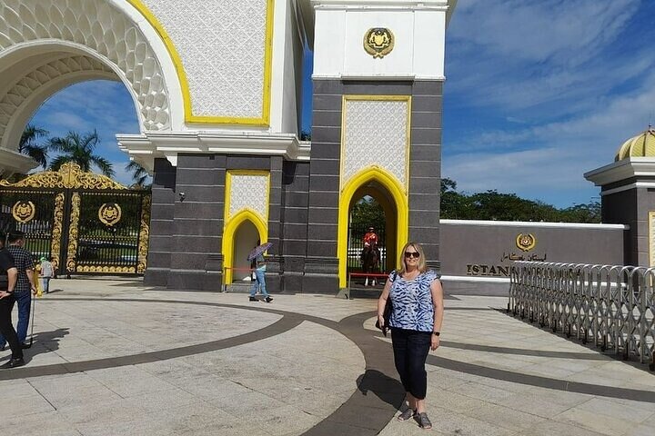 Kuala Lumpur International Airport Transit Tour