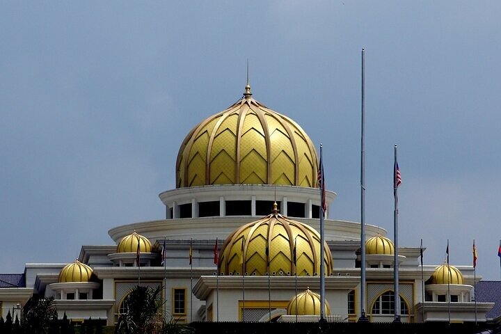 Kuala Lumpur International Airport Transit Tour