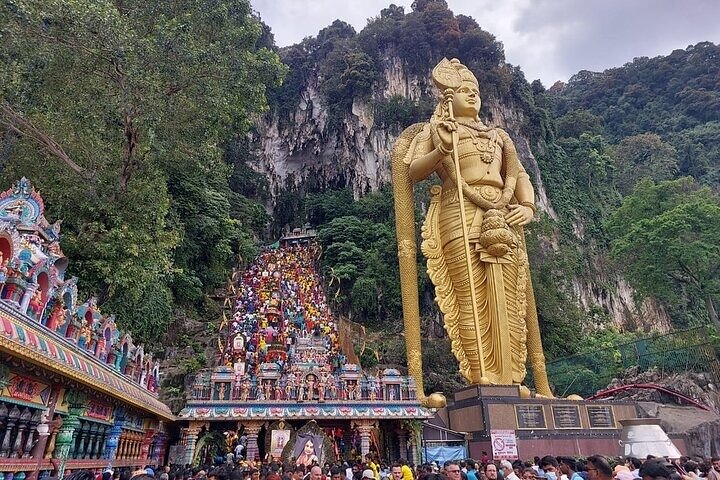 Kuala Lumpur International Airport Transit Tour
