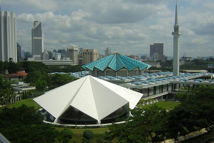 Kuala Lumpur Airport Transit Tour (4 hours)