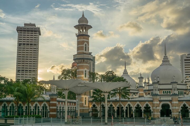 Kuala Lumpur International Airport Transit Tour