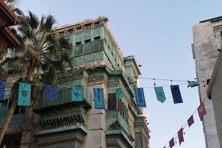 Historic District Tour in Jeddah By a Local Guide