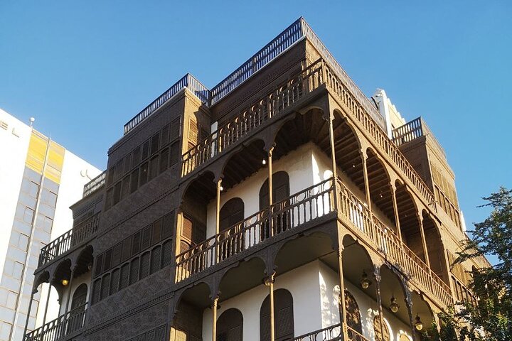 Historic District Tour in Jeddah By a Local Guide