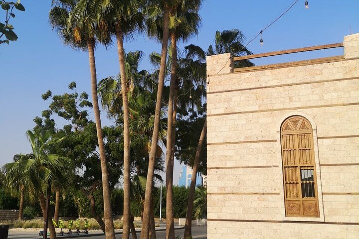 Historic District Tour in Jeddah By a Local Guide
