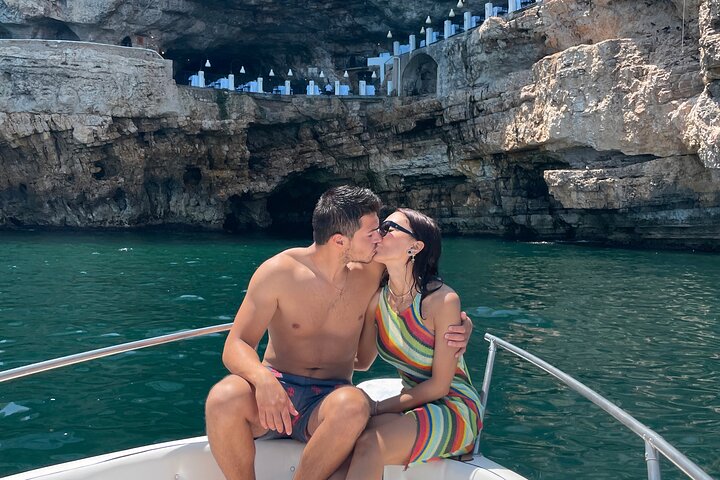 Boat trip to the Polignano a Mare caves