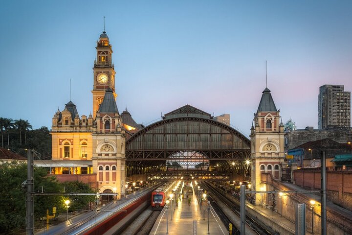 5-hour tour in the main points of São Paulo.
