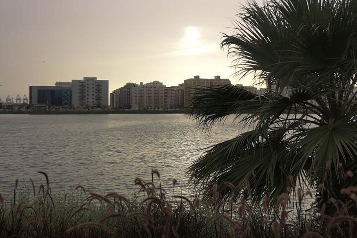 Historic District Tour in Jeddah By a Local Guide