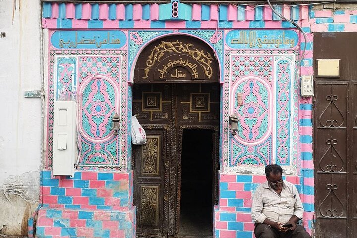 Historic District Tour in Jeddah By a Local Guide