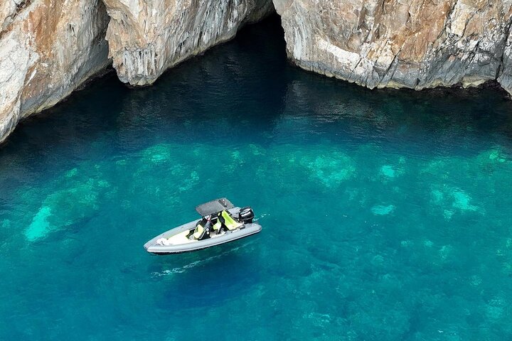 Vlore Speedboat Tour to Sazan Island & Haxhi Ali Cave