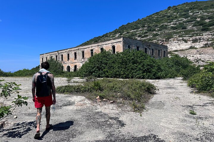 Vlore Speedboat Tour to Sazan Island & Haxhi Ali Cave